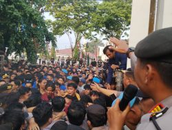 BEM se-Kalsel Gelar Aksi Jilid II, Sempat Terjadi Dorong-dorongan