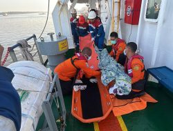 Korban Meninggal KM Virgo Transport 8 Tiba di Pelabuhan Trisakti Banjarmasin, 130 Penumpang Masih Dalam Pencarian 