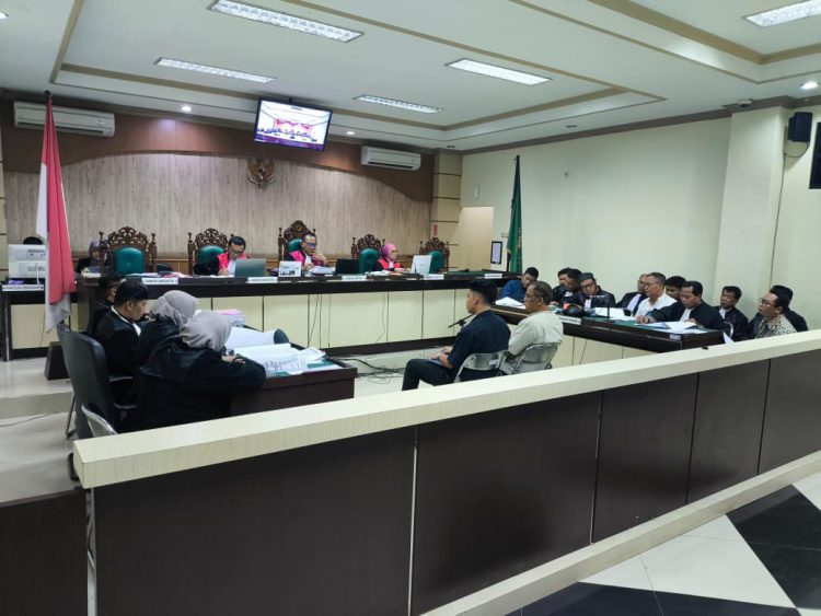 Mantan Anggota DPRD Kota Banjamasin, Sukrowardi hadir sebagai saksi menjawab setiap pertanyaan yang dilayangkan JPU.
