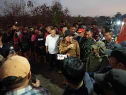 Siaga di Posko Hingga Malam, Gubernur Kalsel Pastikan Pembasahan Lahan di Hutan Lindung Liang Anggang Terus Berjalan