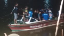 Tim SAR gabungan melakukan pencarian bocah 11 tahun diduga hilang di sungai Martapura.