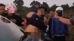 Tangkap layar video emergency sopir diduga tabrak lari dari Jalan S Parman Banjarmasin hingga Desa Pengalaman Martapura Barat, Kabupaten Banjar saat diamankan warga