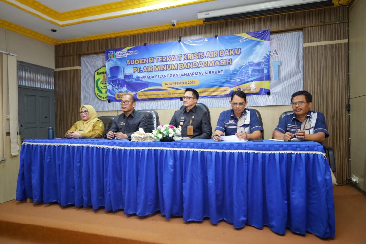 PAM Bandarmasih saat melakukan audiensi perihal krisis air baku di Banjarmasin
