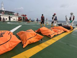 14 Korban KM Virgo Dievakuasi dari Dalam Kapal, Tim Penyelam Lanjutkan Pencarian 97 Penumpang Kapal