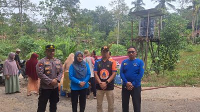 Polres Tabalong dan BPBD Salurkan Air Bersih untuk Warga Terdampak Kekeringan