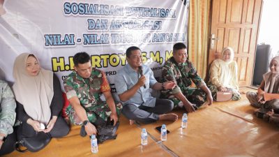 Wakil Ketua DPRD Kalsel saat revitalisasi di Desa Madang Kec Padang Batung