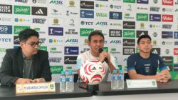 Pelatih Persela Lamongan, Bima Sakti menyampaikan persiapannya jelang menghadapi PS Barito Putera di Stadion 17 Mei, Banjarmasin