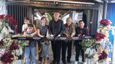 Peresmian Gerai pertama Modena di Kalimantan Selatan yang berada di Jalan M.T. Haryono