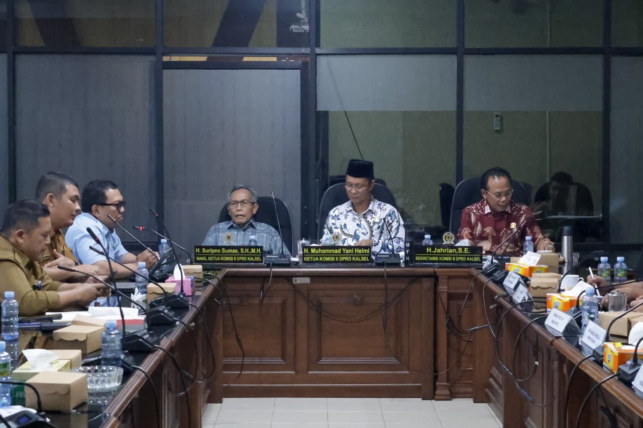 Ketua Komisi II saat melakukan pertemuan dengan Dinas Dispar Kalsel