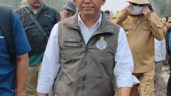 Karhutla Kalsel Masih Jadi Perhatian, Menhut Raja Antoni Cek Langsung ke Lapangan