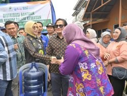 Kemarau Panjang Berdampak Sulitnya Air Bersih Warga, Hasnuryadi dan NSC Turun Tangan
