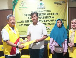 DPD Golkar Kalsel Berikan Santunan kepada Keluarga Pejuang Karhutla dan Musibah Kebakaran