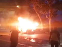 Mobil Terbakar di Banjarmasin, Dua Orang Terluka Diantaranya Bocah 3 Tahun